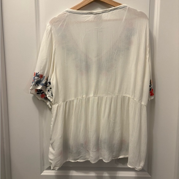 Knox Rose White Floral Embroidered Blouse - Picture 6 of 8